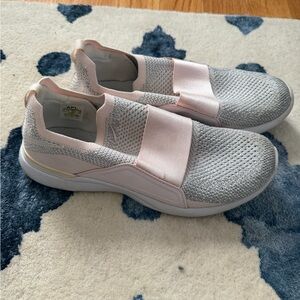APL Women's Techloom Bliss Pink Knit Sneakers size 9.5